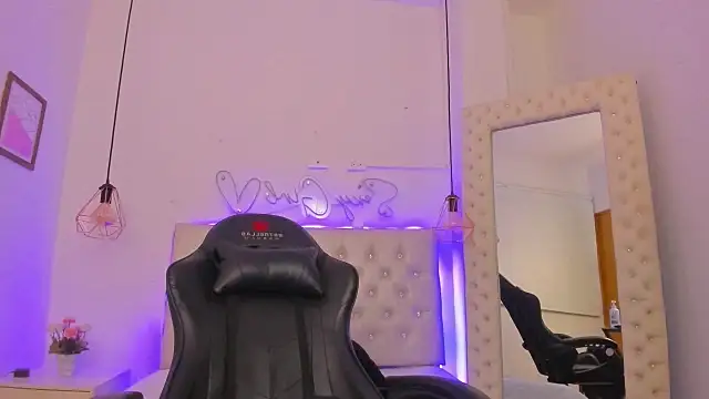 xiomara  cortes online show from March 2025 10:17:02 PM