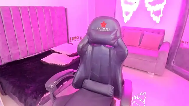 xiomara  cortes online show from October 2025 07:14:02 PM