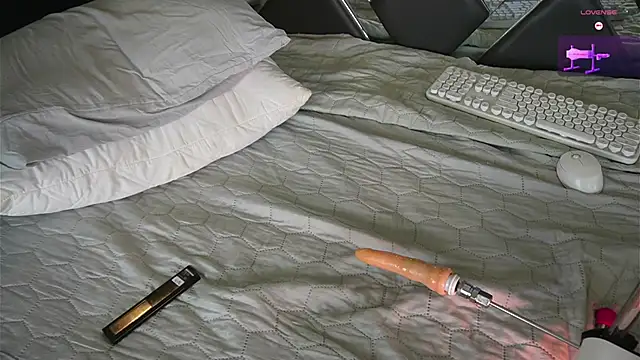 charlotte 01 online show from February 2025 05:33:01 AM