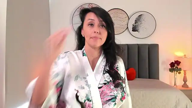 SaharaGarcia   online show from February 2025 06:17:02 PM