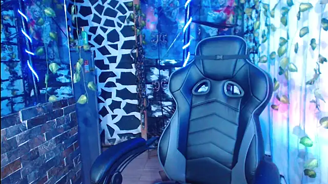 kissingdevil online show from January 2025 05:05:01 AM