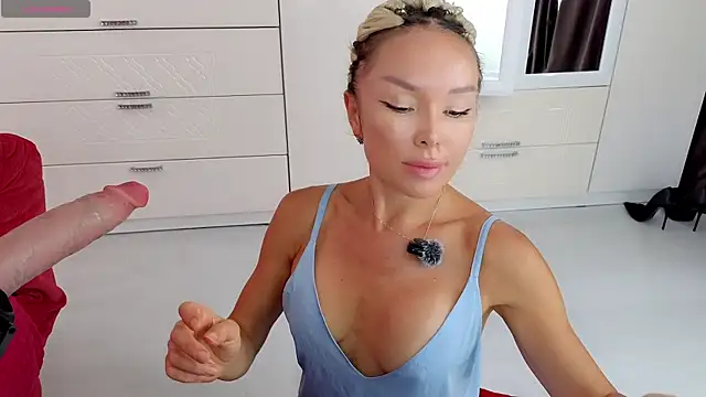 WhiteBunny online show from July 2026 06:58:02 AM