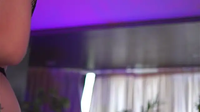 HotSkinnyX online show from September 2025 05:40:01 AM