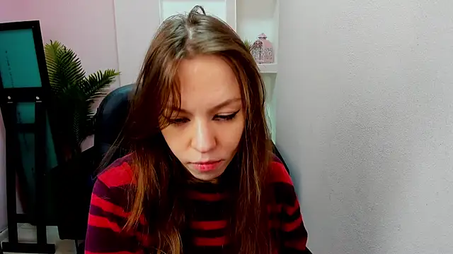 Persephoni online show from February 2025 05:56:02 AM