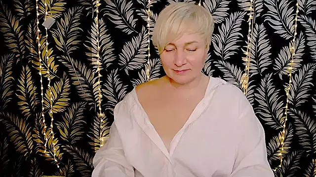 Olivia playful online show from February 2025 06:24:02 PM