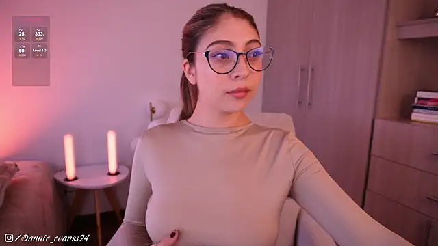 annie24 evans online show from November 2025 09:17:02 PM