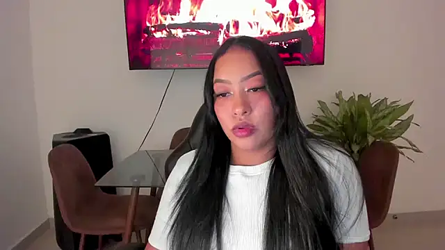 brunetenikole02 online show from March 2025 02:20:02 AM