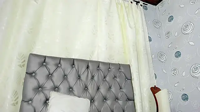 luna evaa online show from January 2025 05:37:02 PM