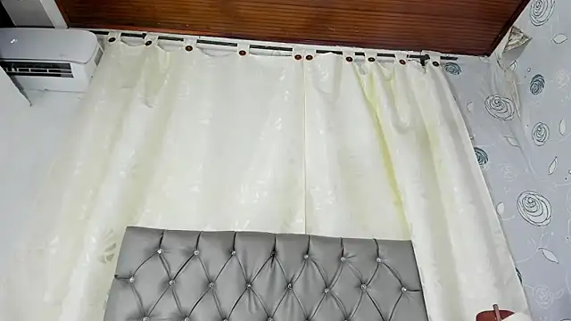 luna evaa online show from March 2025 05:49:01 PM