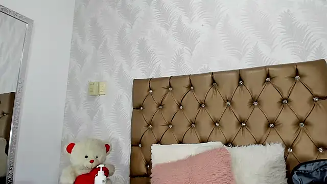 luna evaa online show from September 2025 01:55:01 PM