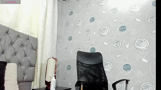 luna evaa online show from November 2025 03:01:02 PM