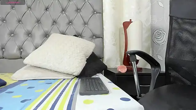 luna evaa online show from January 2026 05:27:02 PM