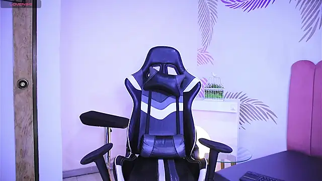 dianebleu online show from March 2025 03:56:01 AM