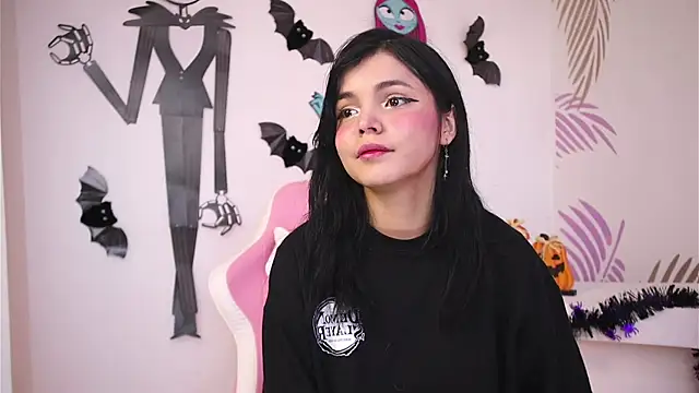 dianebleu online show from October 2025 01:34:02 PM