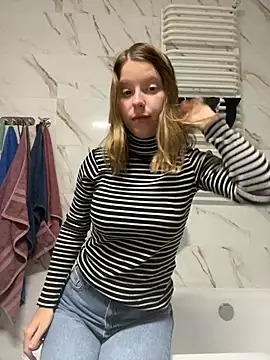 kimczii online show from March 2025 07:01:02 PM