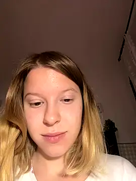 kimczii online show from September 2025 09:08:02 PM