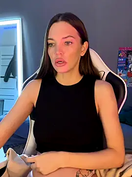 julia fly online show from October 2025 09:39:02 AM