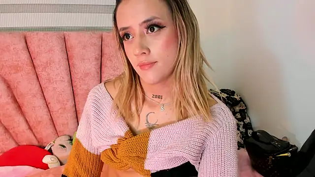 Snapshot of Sabrina_Cole chatting on March 2025 06:46:02 AM Sabrina Cole online show from March 2025 06:46:02 AM