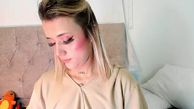 Snapshot of Sabrina_Cole chatting on March 2025 03:48:01 AM Sabrina Cole online show from March 2025 03:48:01 AM