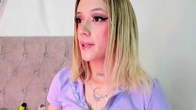 Snapshot of Sabrina_Cole chatting on March 2025 03:23:02 AM Sabrina Cole online show from March 2025 03:23:02 AM