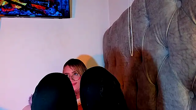 Snapshot of Sabrina_Cole chatting on October 2025 04:24:02 AM Sabrina Cole online show from October 2025 04:24:02 AM