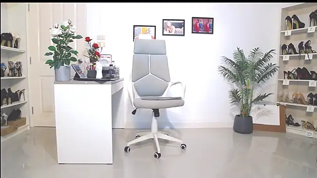 Hotbeebee online show from March 2025 03:54:01 AM