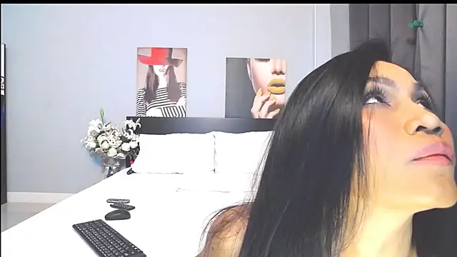 Hotbeebee online show from March 2025 01:26:02 AM