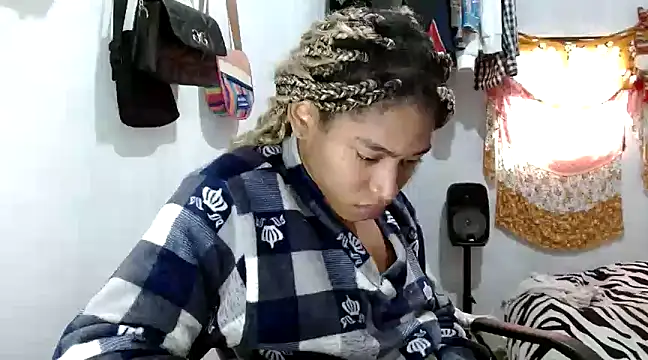 angelamarie1 online show from February 2025 03:40:01 PM