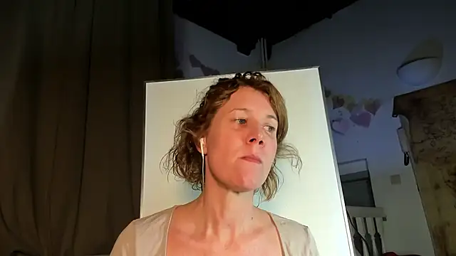 Lola Belgium online show from March 2025 06:26:02 PM