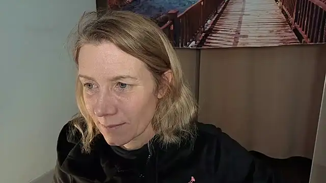 Lola Belgium online show from April 2026 02:12:01 PM