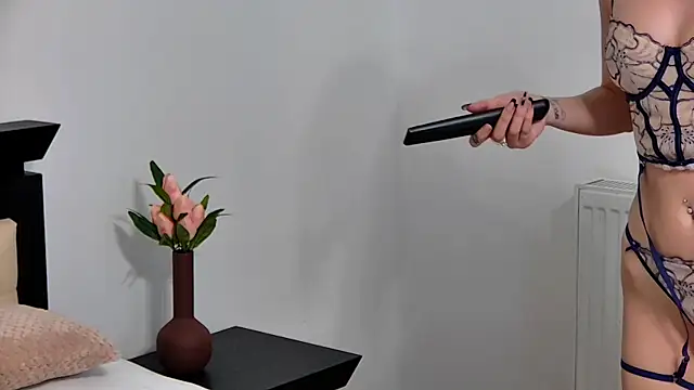 Sierra Halle online show from March 2025 08:42:02 PM