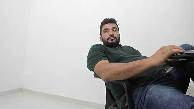 Snapshot of isearchcompany chatting on October 2025 03:02:02 AM isearchcompany online show from October 2025 03:02:02 AM