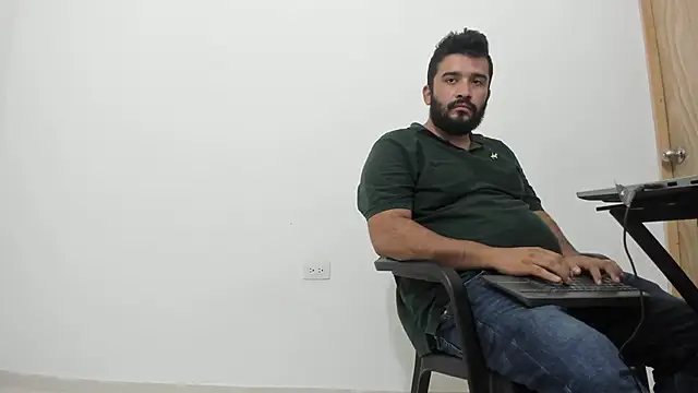 Snapshot of isearchcompany chatting on October 2025 10:33:02 PM isearchcompany online show from October 2025 10:33:02 PM