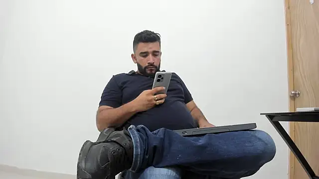 Snapshot of isearchcompany chatting on October 2025 01:03:01 AM isearchcompany online show from October 2025 01:03:01 AM