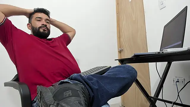 Snapshot of isearchcompany chatting on November 2025 02:34:02 AM isearchcompany online show from November 2025 02:34:02 AM