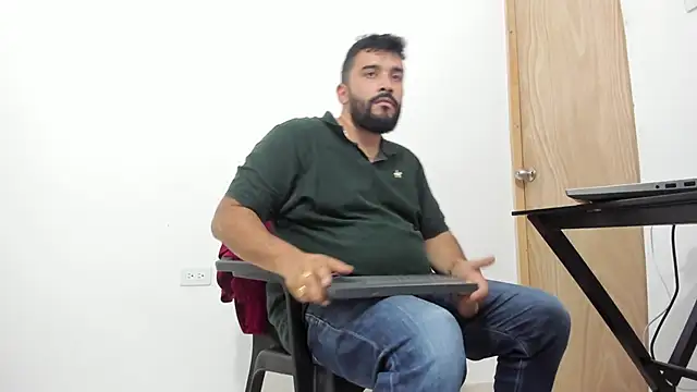 Snapshot of isearchcompany chatting on November 2025 10:54:02 PM isearchcompany online show from November 2025 10:54:02 PM