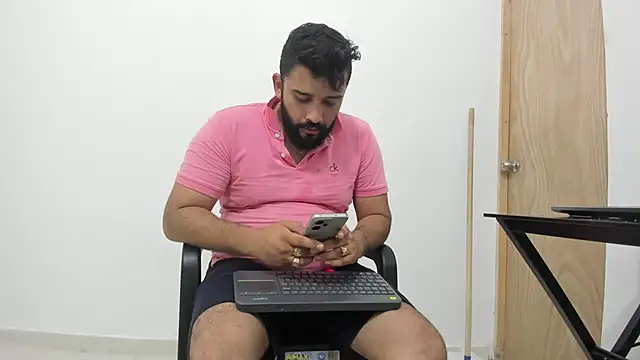 Snapshot of isearchcompany chatting on November 2025 04:12:02 PM isearchcompany online show from November 2025 04:12:02 PM