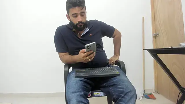 Snapshot of isearchcompany chatting on November 2025 08:47:01 PM isearchcompany online show from November 2025 08:47:01 PM