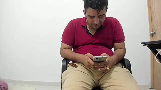 Snapshot of isearchcompany chatting on November 2025 04:09:01 PM isearchcompany online show from November 2025 04:09:01 PM