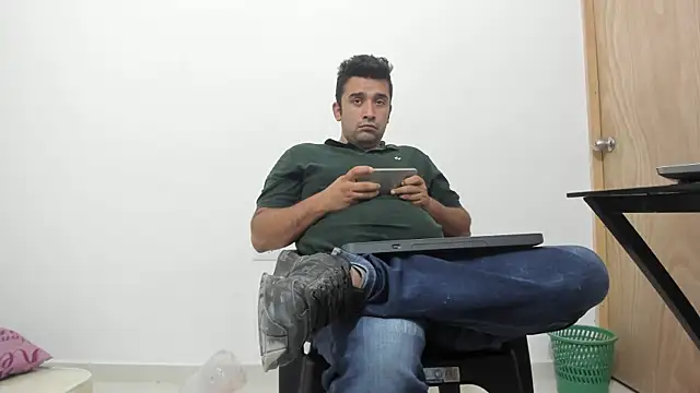 Snapshot of isearchcompany chatting on November 2025 01:19:01 AM isearchcompany online show from November 2025 01:19:01 AM