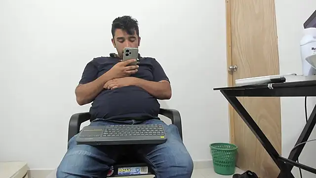 Snapshot of isearchcompany chatting on November 2025 07:40:03 PM isearchcompany online show from November 2025 07:40:03 PM