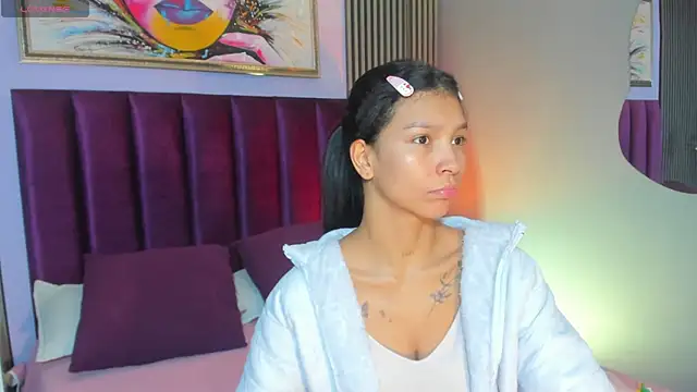 LauraAristizabal online show from November 2025 11:53:01 AM