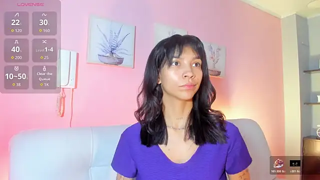 LauraAristizabal online show from November 2025 12:49:01 PM