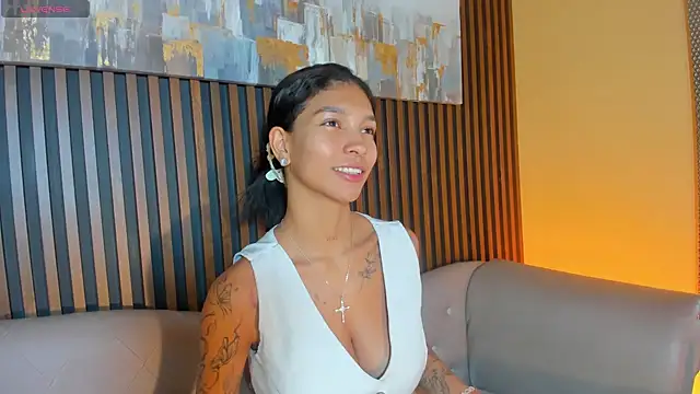 LauraAristizabal online show from February 2026 12:36:01 PM