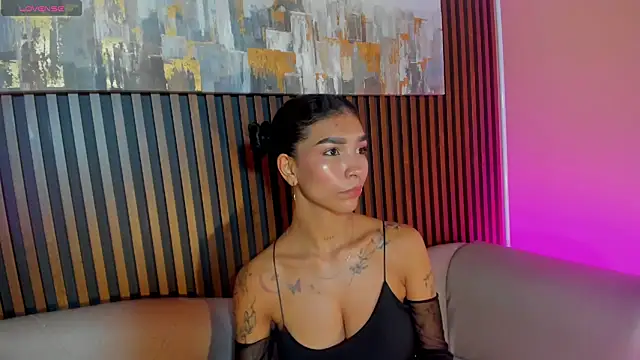 LauraAristizabal online show from March 2026 12:43:02 PM