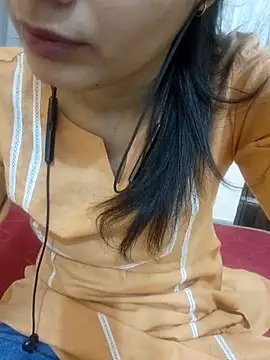Snapshot of CuteSarikaLIVE chatting on May 2026 04:08:02 AM CuteSarikaLIVE online show from May 2026 04:08:02 AM