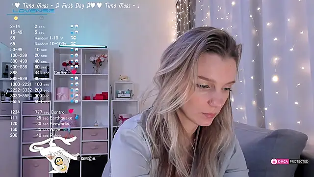 Karamelsw  online show from January 2025 10:39:01 PM