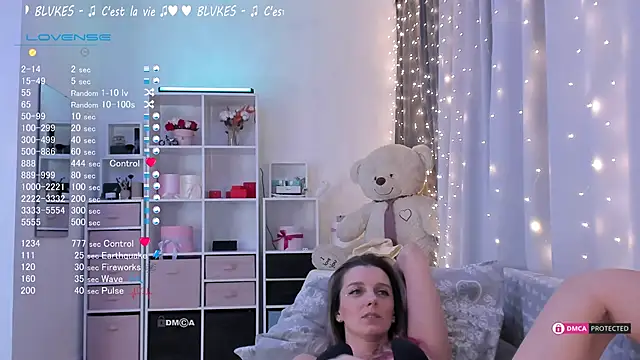 Karamelsw  online show from February 2025 11:58:02 PM