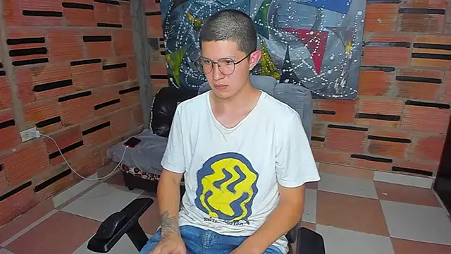 patrik 027 online show from February 2025 09:30:01 PM