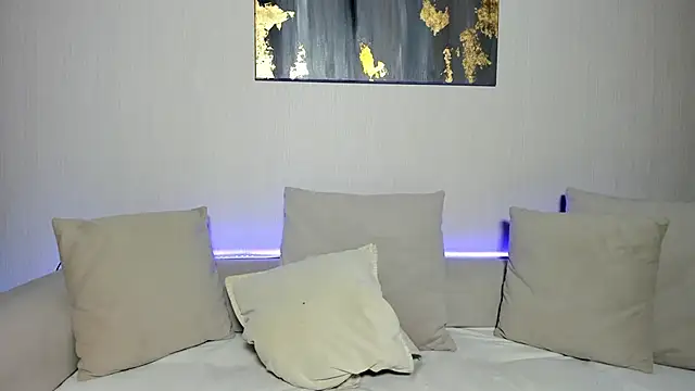 Mia Callme online show from November 2025 07:13:01 PM